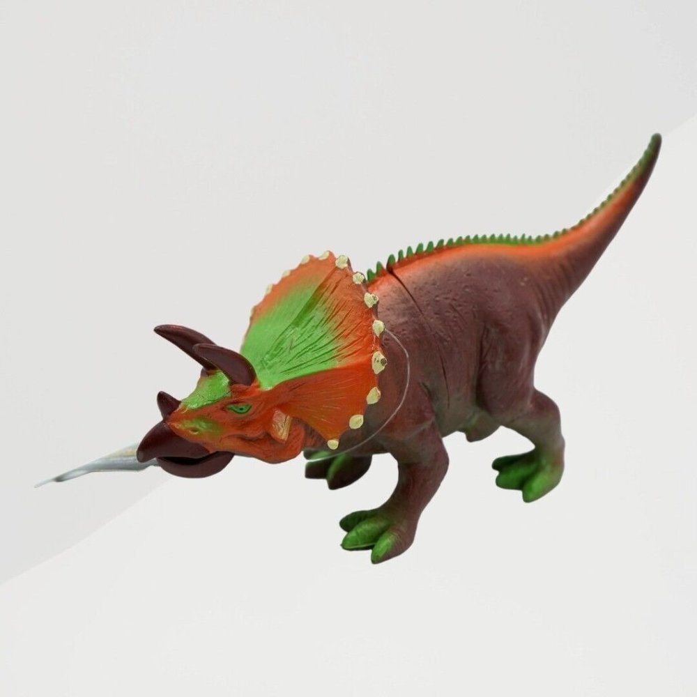 NEW Triceratops Toy, 8", Movable Mouth, Grin Studios Chomping Giants Dinosaur